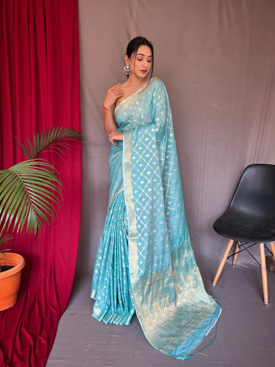OFF WHITE COLOR PURE MUSLIN SOFT SILK SAREE