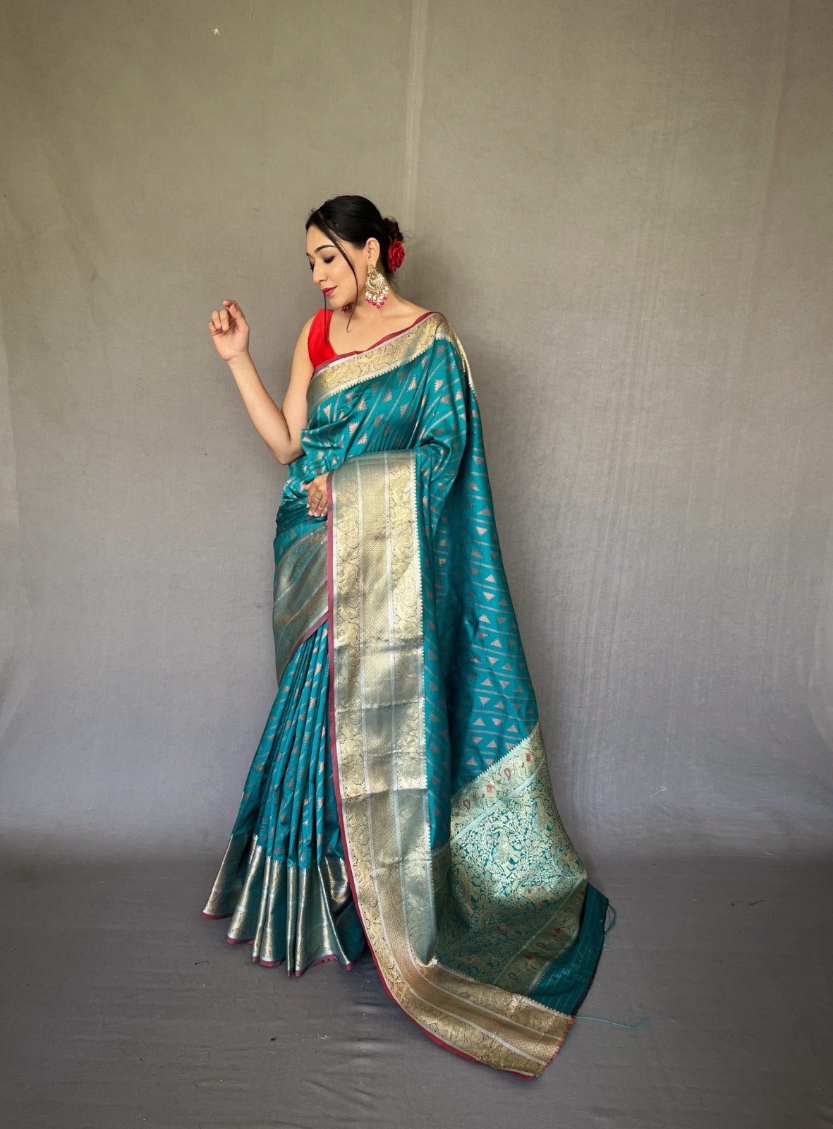 BLACK COLOR HEAVY GOLD BIG JACQUARD CONTRAST SILK SAREE