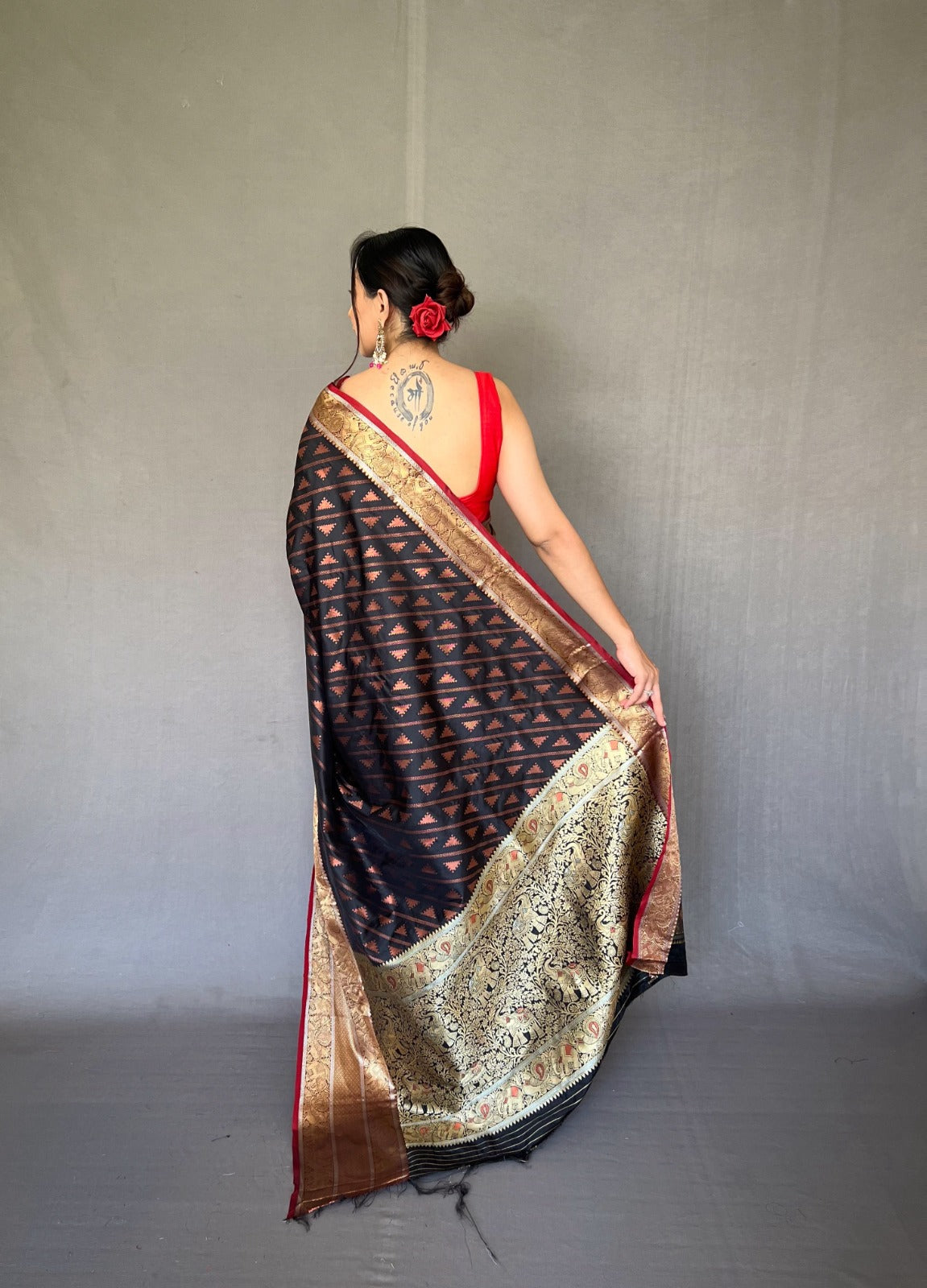 BLACK COLOR HEAVY GOLD BIG JACQUARD CONTRAST SILK SAREE