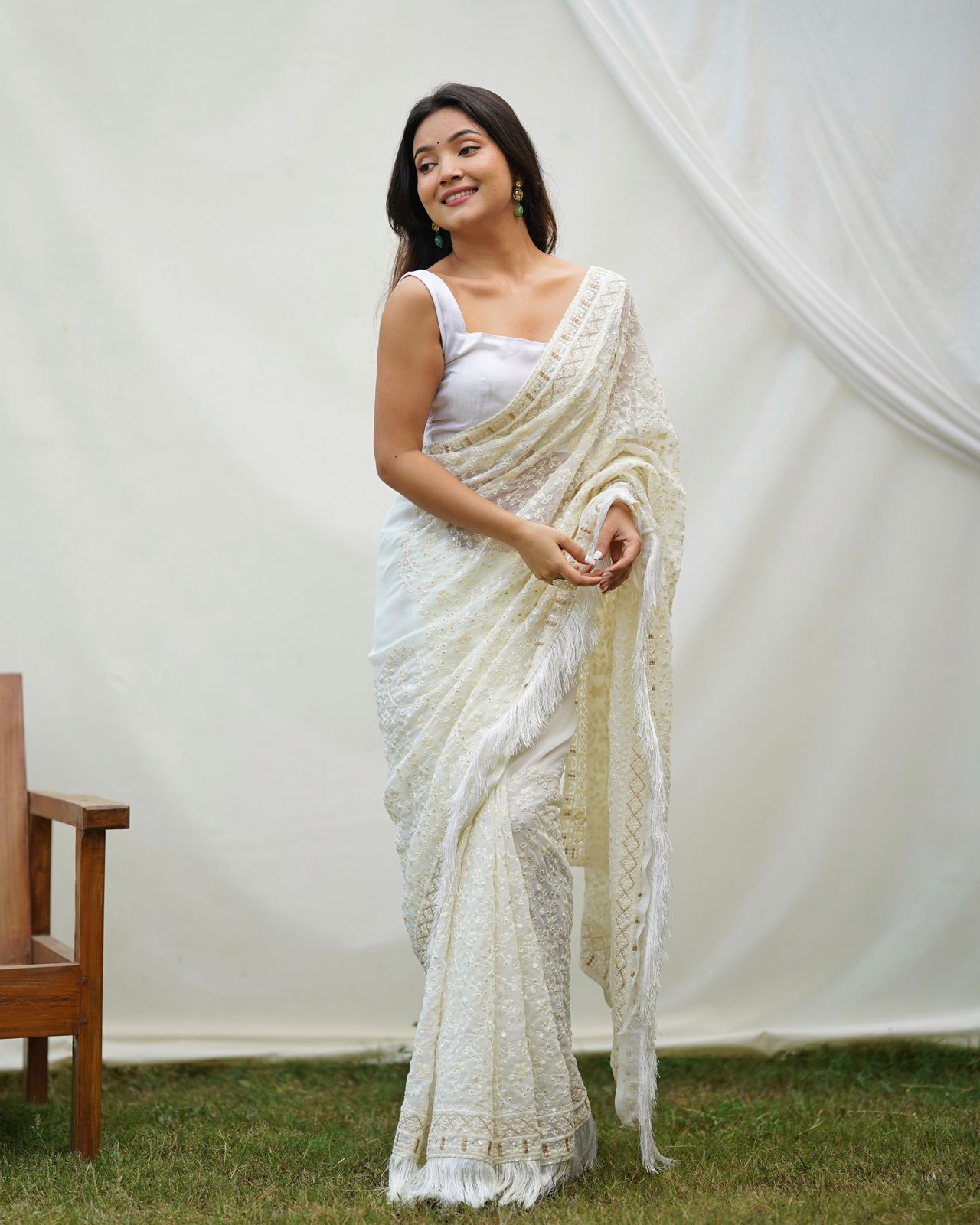 WHITE COLOR GEORGETTE WITH SEQUENCE MULTI THREAD SAREE