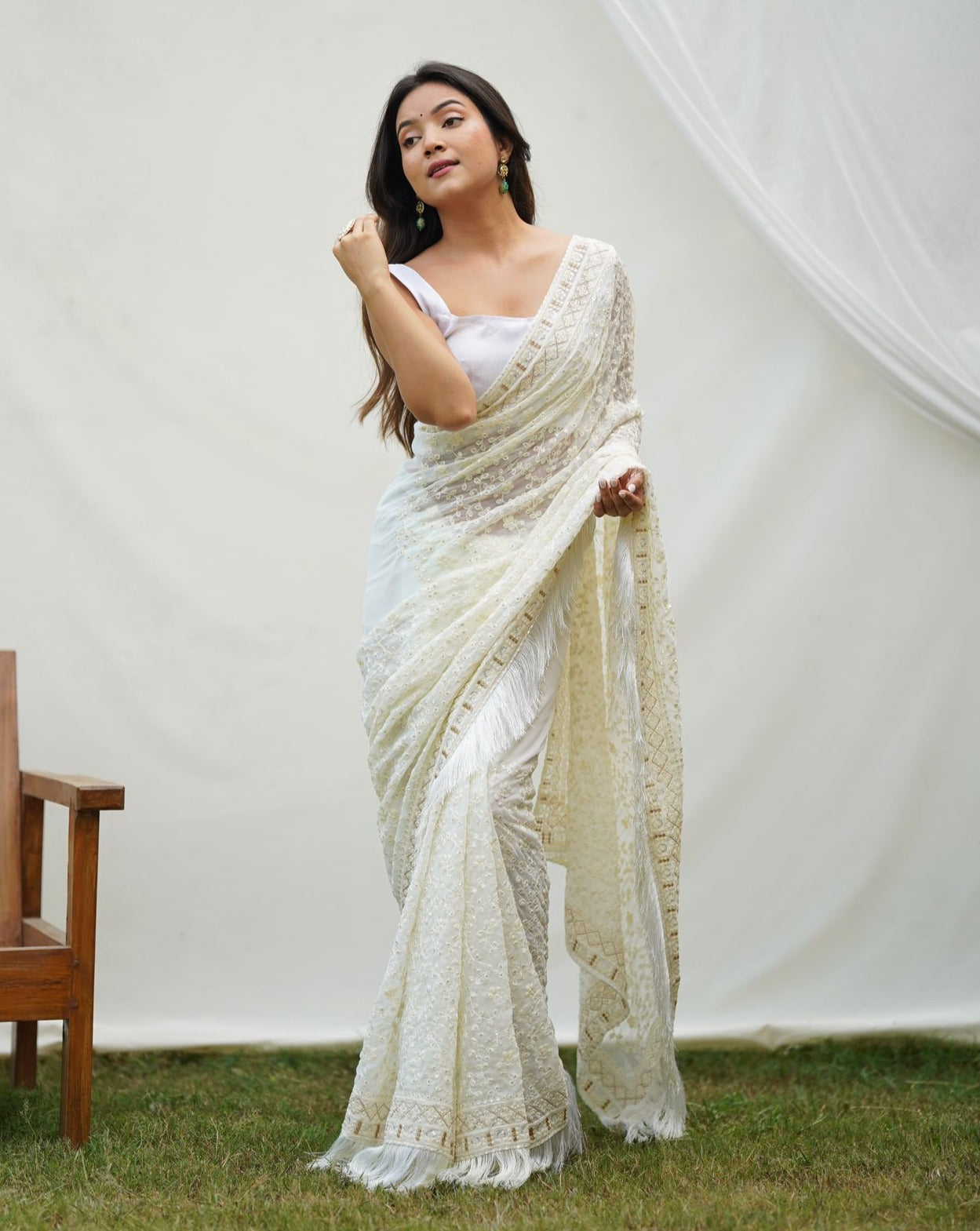 WHITE COLOR GEORGETTE WITH SEQUENCE MULTI THREAD SAREE