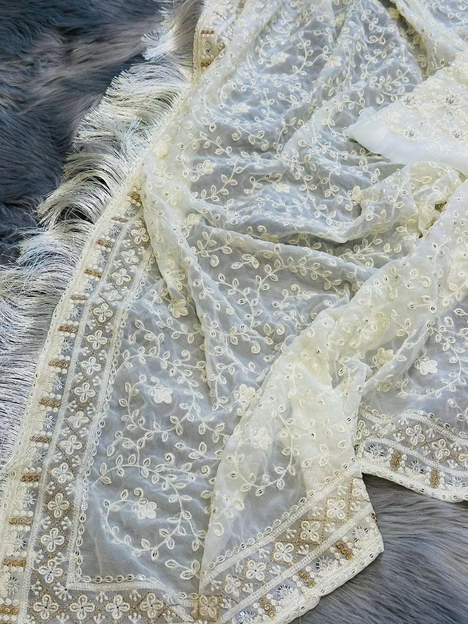 WHITE COLOR GEORGETTE WITH SEQUENCE MULTI THREAD SAREE