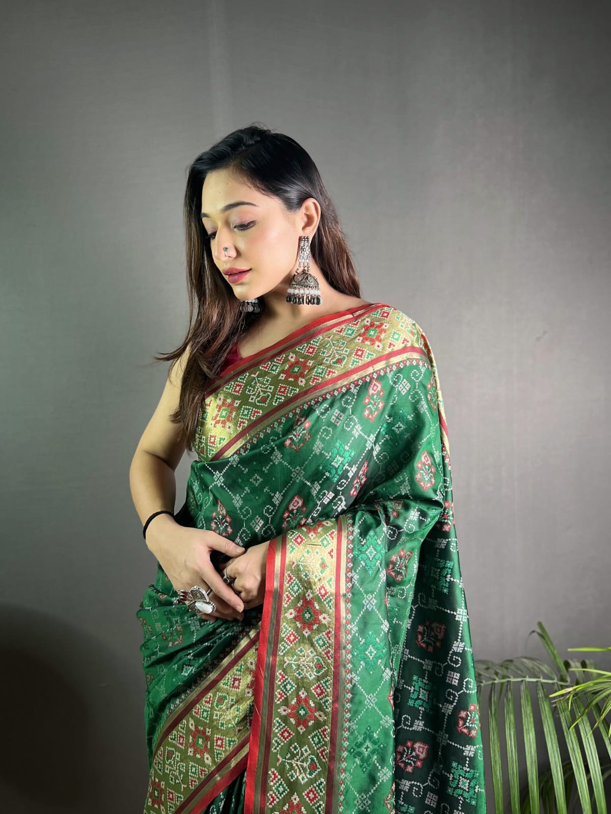 SOFT RANGEEN GREEN COLOR MEENAKARI PATOLA SILK SAREE