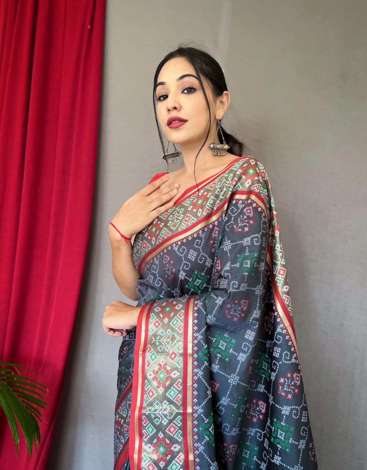 SOFT RANGEEN GREEN COLOR MEENAKARI PATOLA SILK SAREE