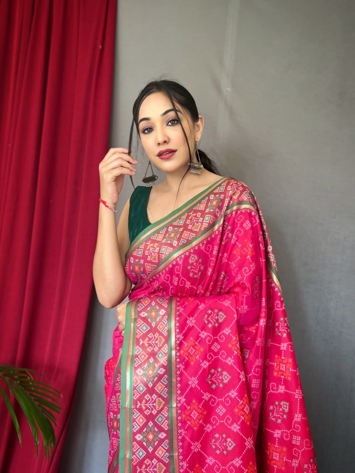 SOFT RANGEEN GREEN COLOR MEENAKARI PATOLA SILK SAREE