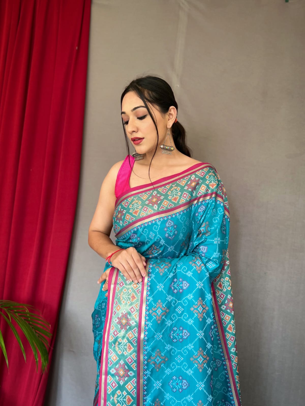SOFT RANGEEN GREEN COLOR MEENAKARI PATOLA SILK SAREE