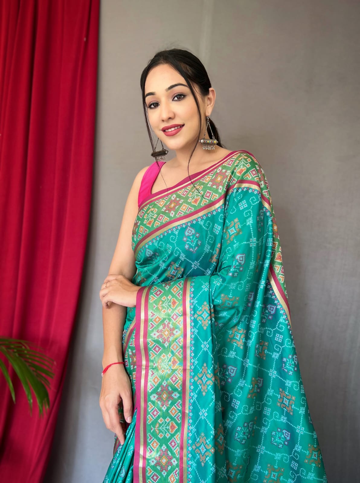 SOFT RANGEEN GREEN COLOR MEENAKARI PATOLA SILK SAREE