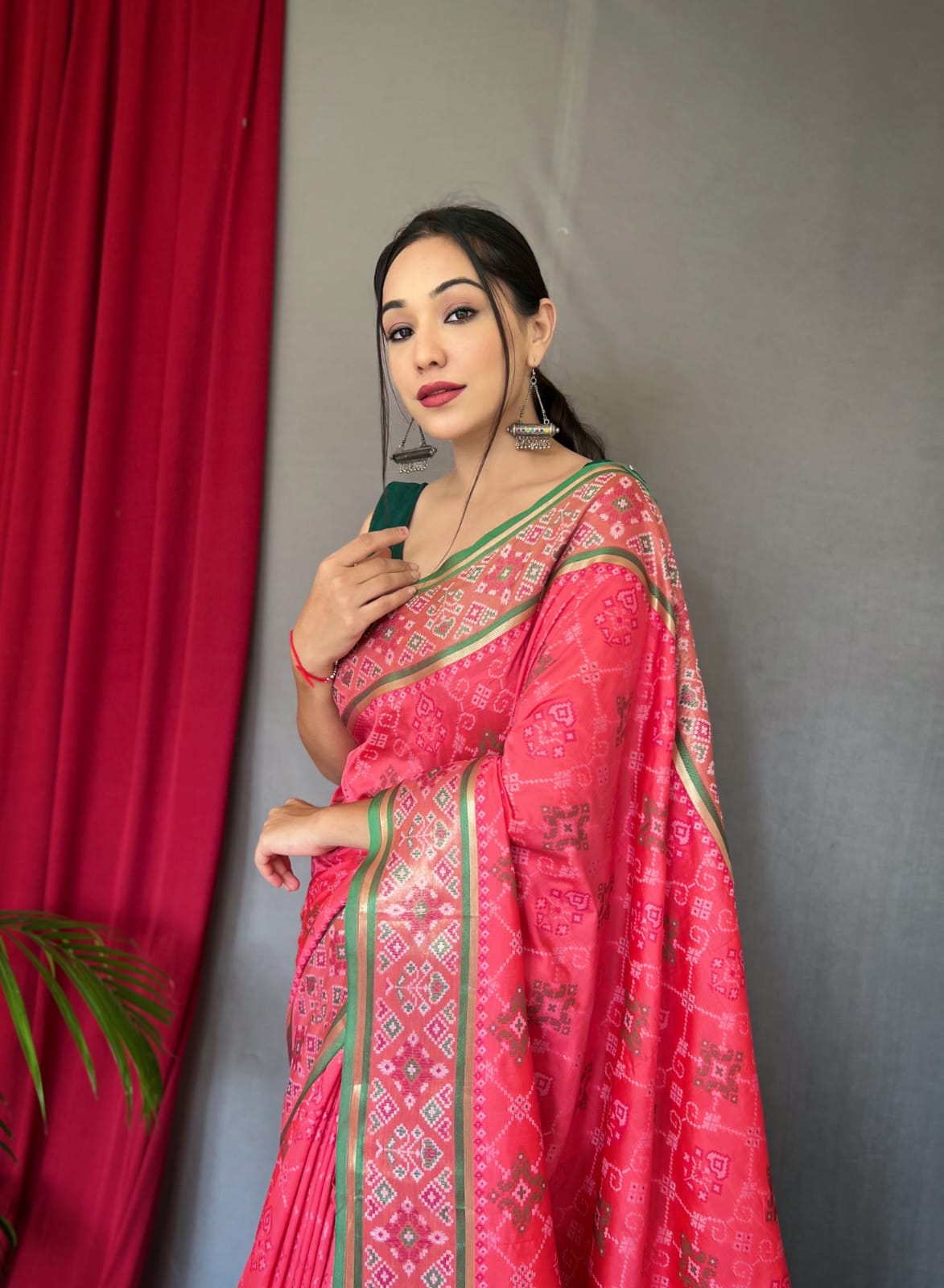 SOFT RANGEEN GREEN COLOR MEENAKARI PATOLA SILK SAREE
