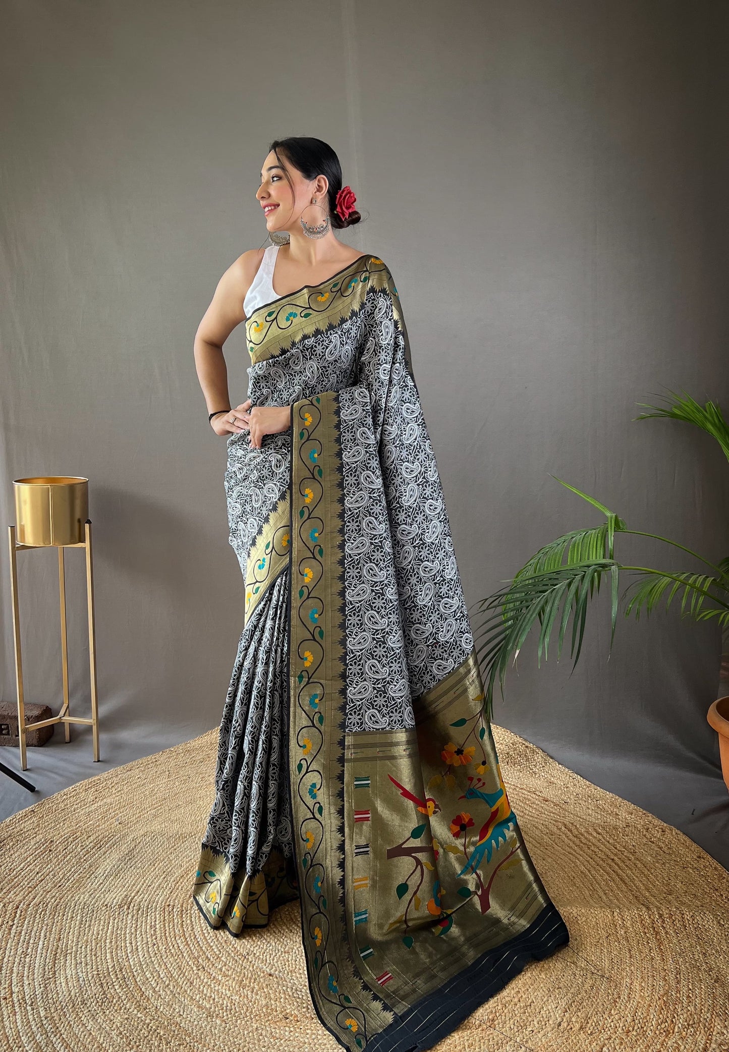 LIGHT PURPLE COLOR ELEGANT LUCKNOWI PAITHANI SILK SAREE
