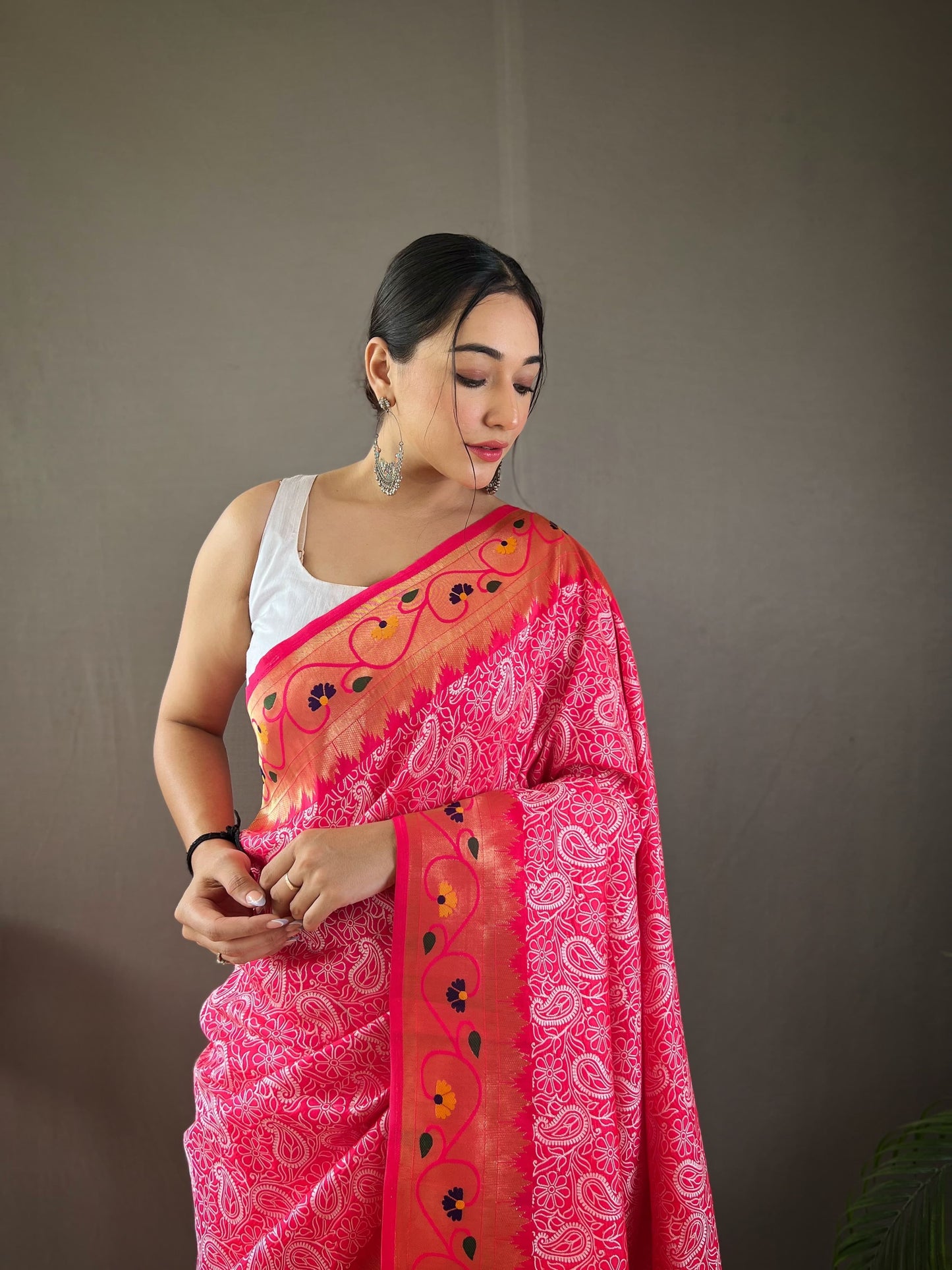 LIGHT PURPLE COLOR ELEGANT LUCKNOWI PAITHANI SILK SAREE