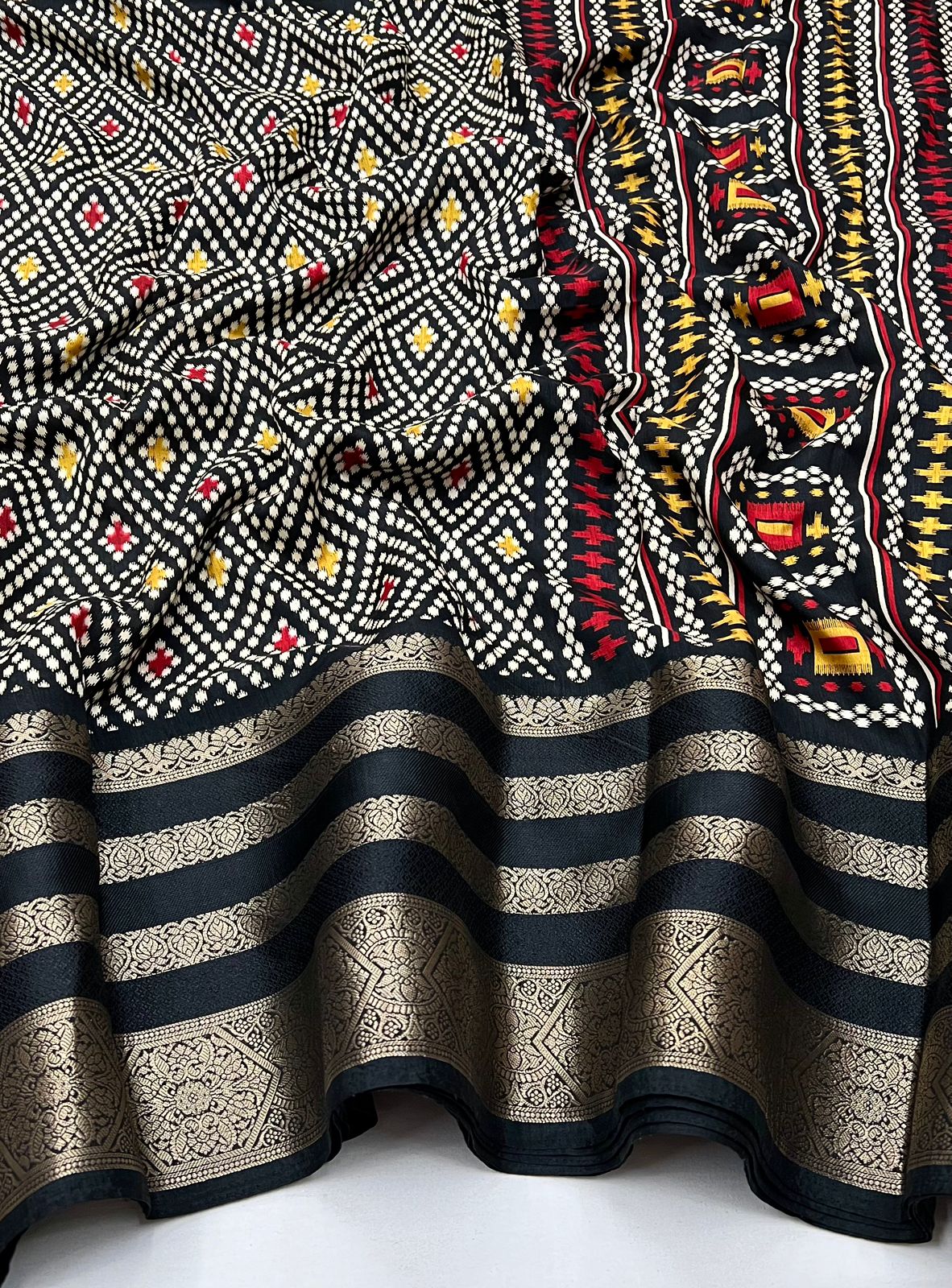 BLACK COLOR MULTIPLE JACQUARD WEAVING BORDER SOFT DOLA SILK SAREES