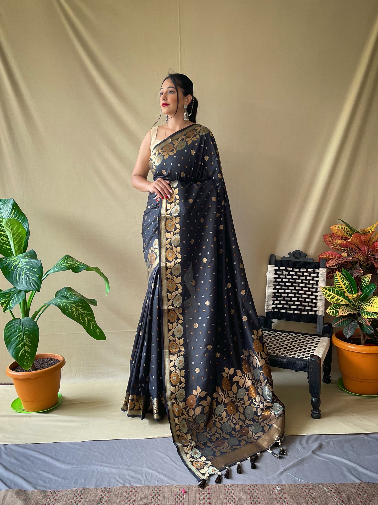 HUNTER GREEN COLOR PURE SOFT SILK WITH GOLDEN ZARI BORDER SAREE