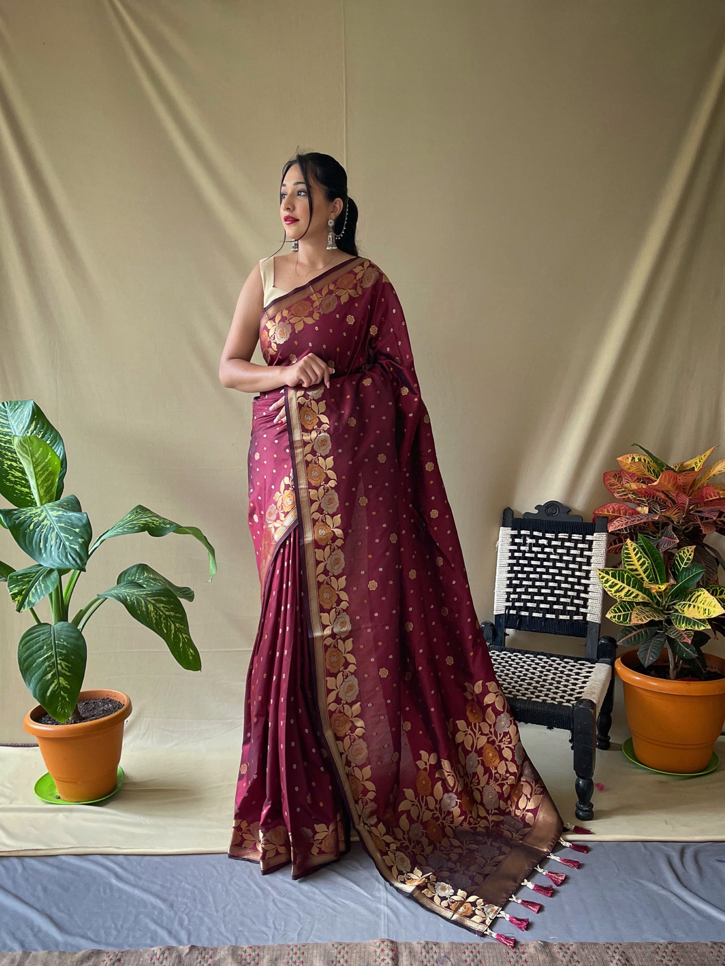 HUNTER GREEN COLOR PURE SOFT SILK WITH GOLDEN ZARI BORDER SAREE