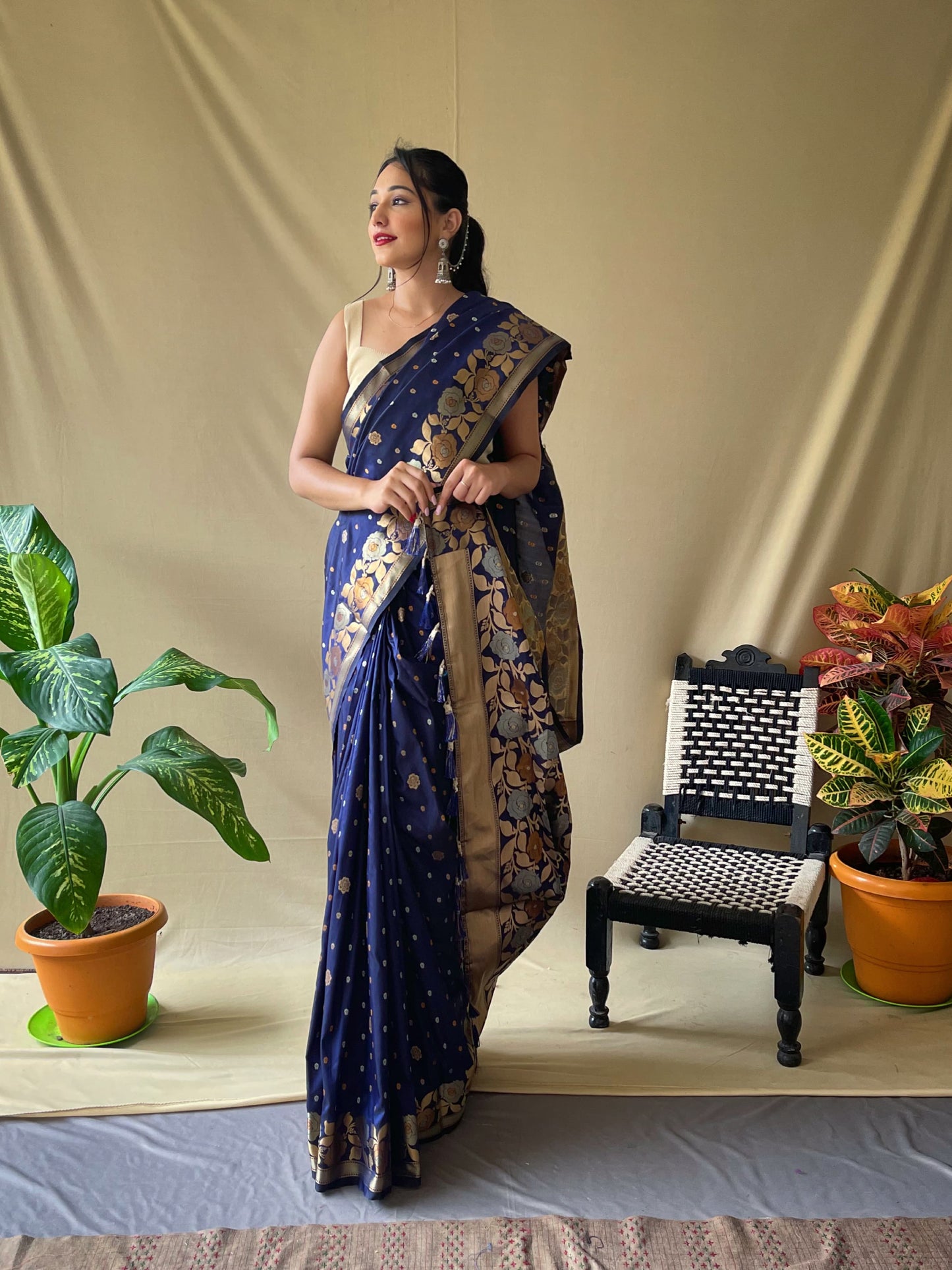 HUNTER GREEN COLOR PURE SOFT SILK WITH GOLDEN ZARI BORDER SAREE