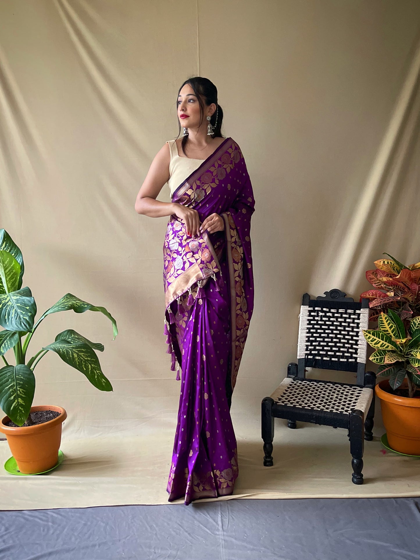 HUNTER GREEN COLOR PURE SOFT SILK WITH GOLDEN ZARI BORDER SAREE