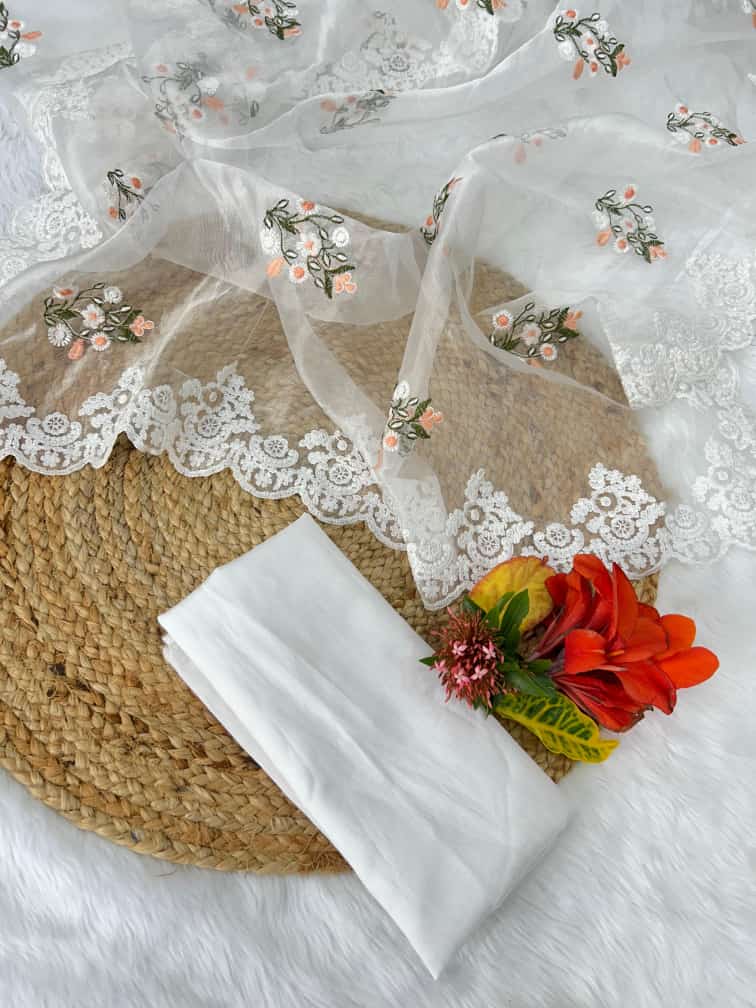 WHITE COLOR MONO DIAMOND SILK WITH MALLTI THEAD SAREE