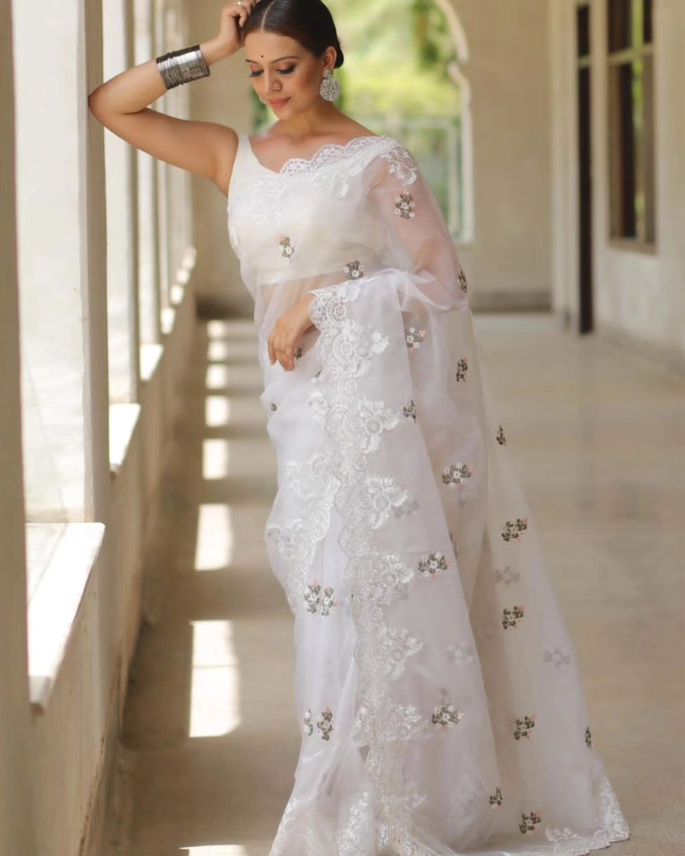 WHITE COLOR MONO DIAMOND SILK WITH MALLTI THEAD SAREE