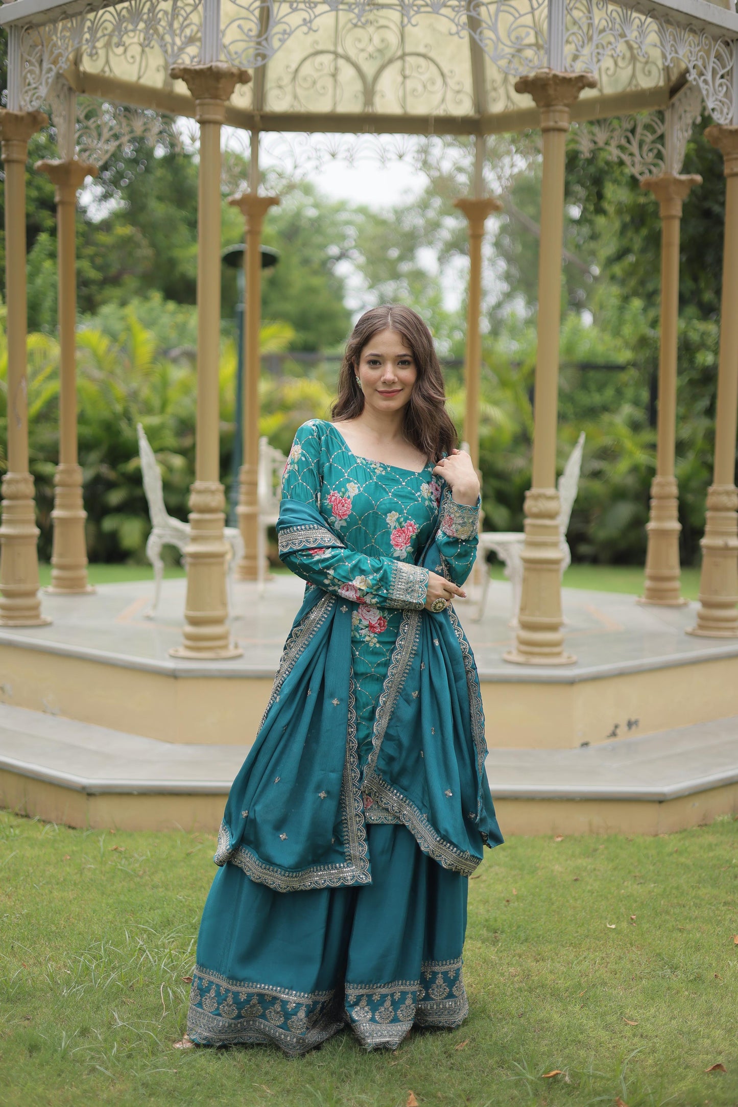 Thread Embroidery With Chinnon Print Kurta Plazzo Set With Dupatta
