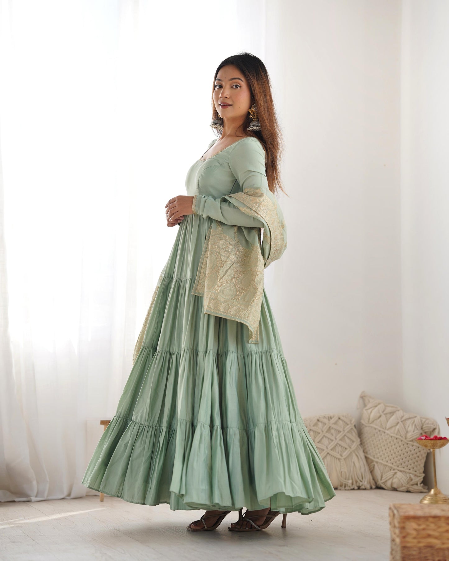 Pista Heavy Romansilk Chanderi With Yoke Lace 3pc Kurta Set