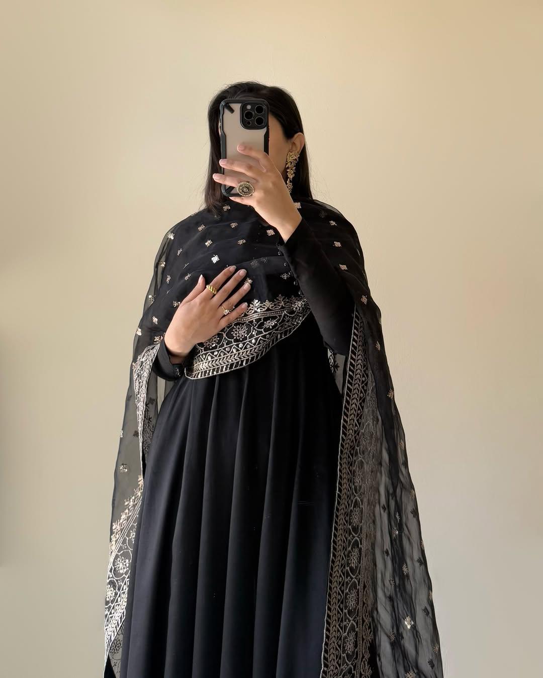 Black Fox Georgette Potli Button Work 3pc Kurta Set