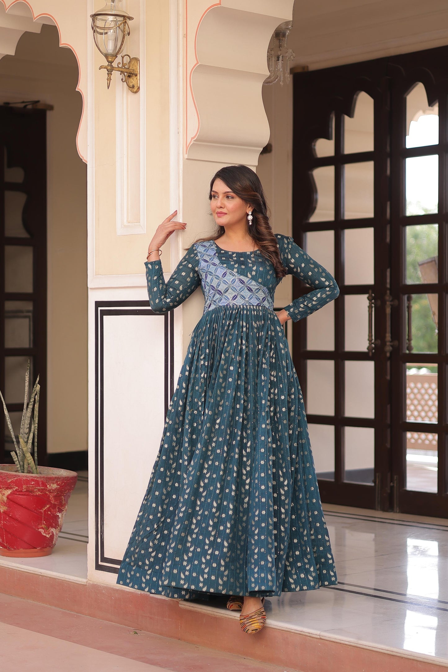 Position Print Choli with jacquard work Gown
