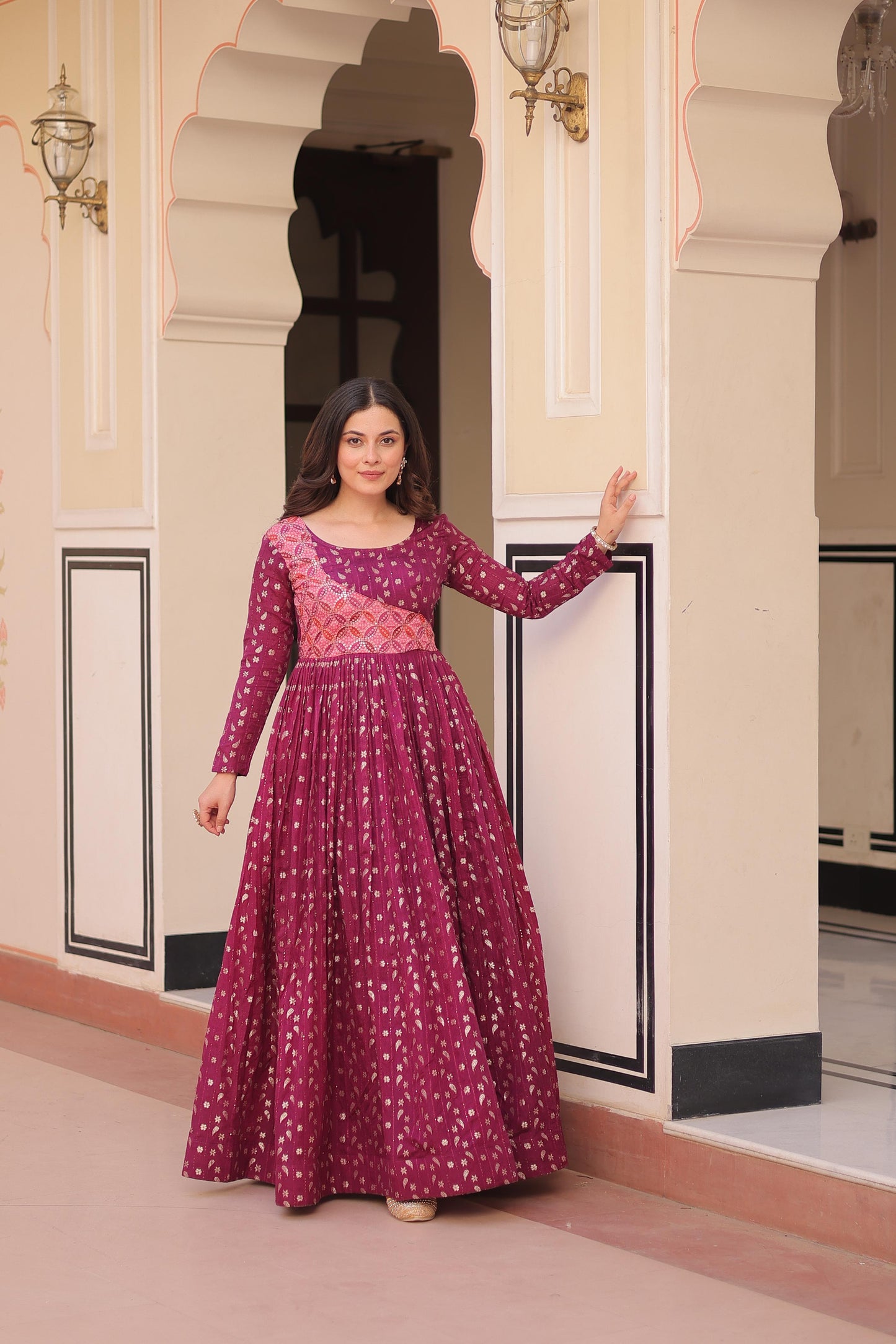 Position Print Choli with jacquard work Gown