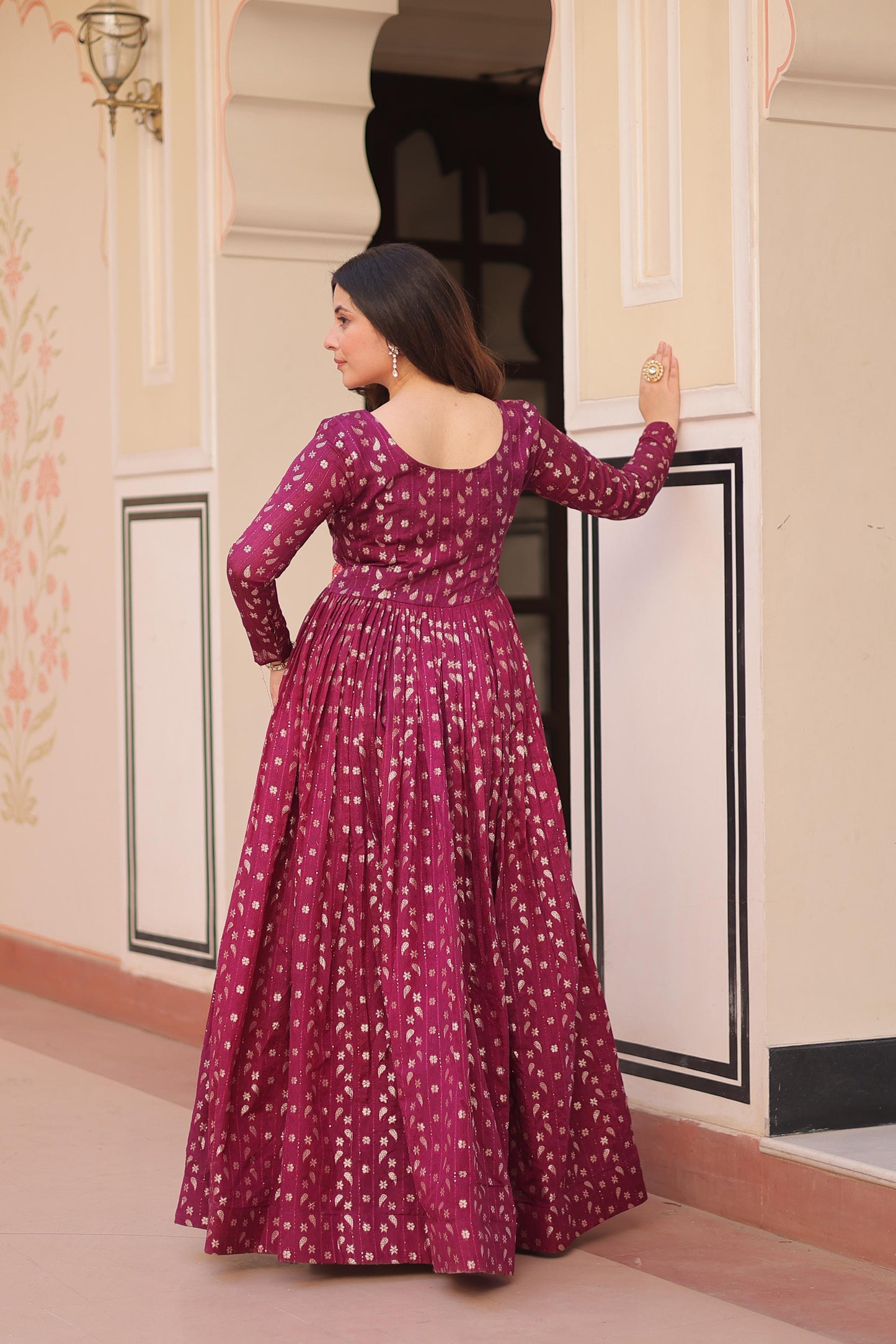 Position Print Choli with jacquard work Gown