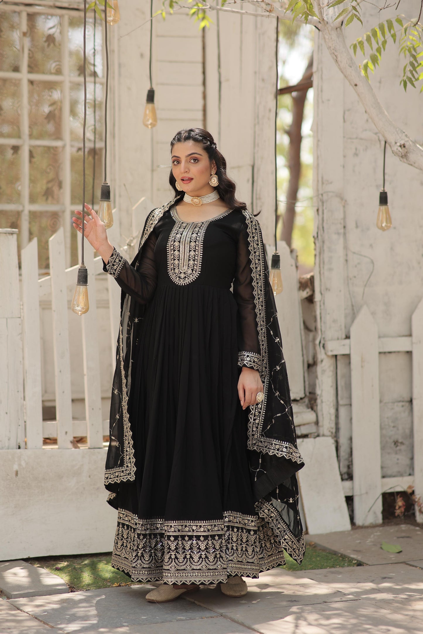 ELEGANT WINE COLOR ANARKALI GOWN WITH FAUX BLOOMING DUPATTA