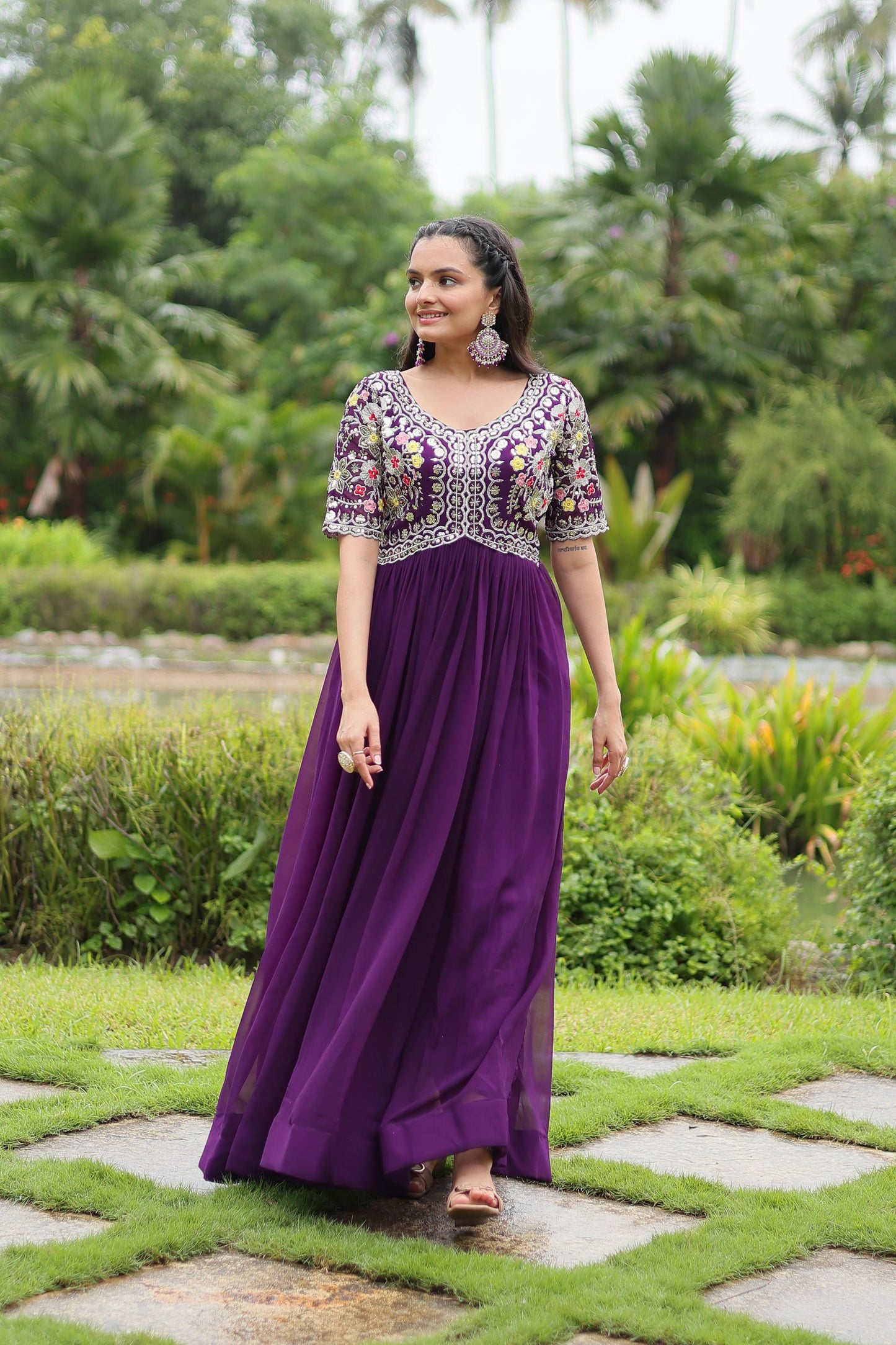 DAZZLING DIAMOND ZARI THREAD ANARKALI GOWN