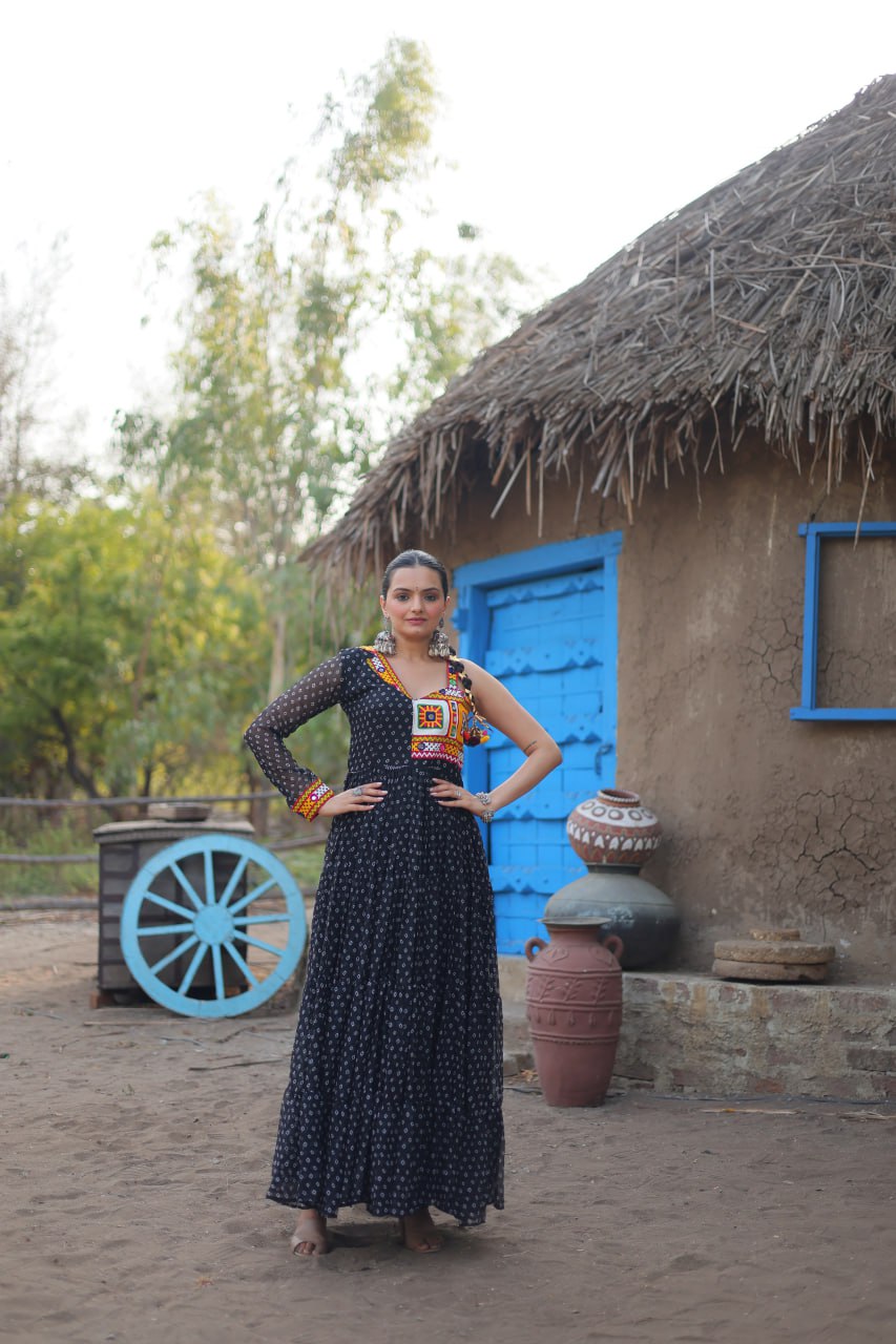 BLACK FANCY SLEEVED BANDHANI GOWN
