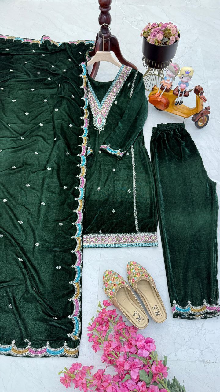 Green Velvet Embroidery And Lace Detailing 3pc Kurta Set