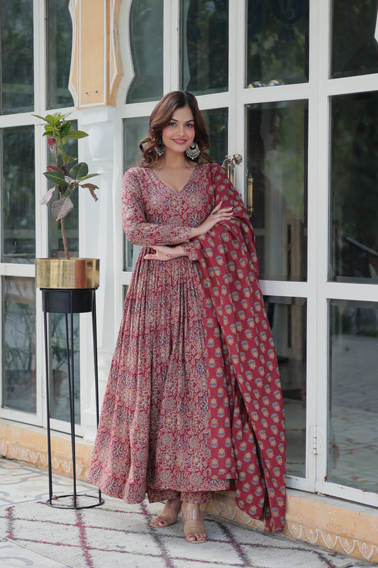 Cotton Grace – Premium Kurti Pant Dupatta Set