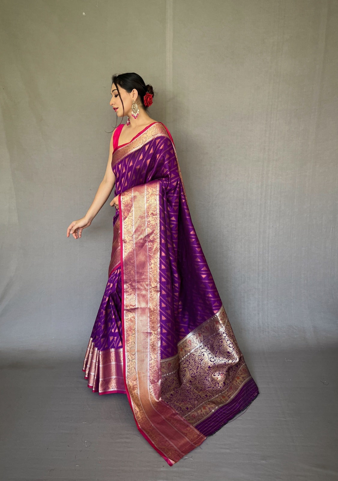 RICH AND INTRICATELY RANI PINK COLOR JACQUARD CONTRAST SILK SAREE