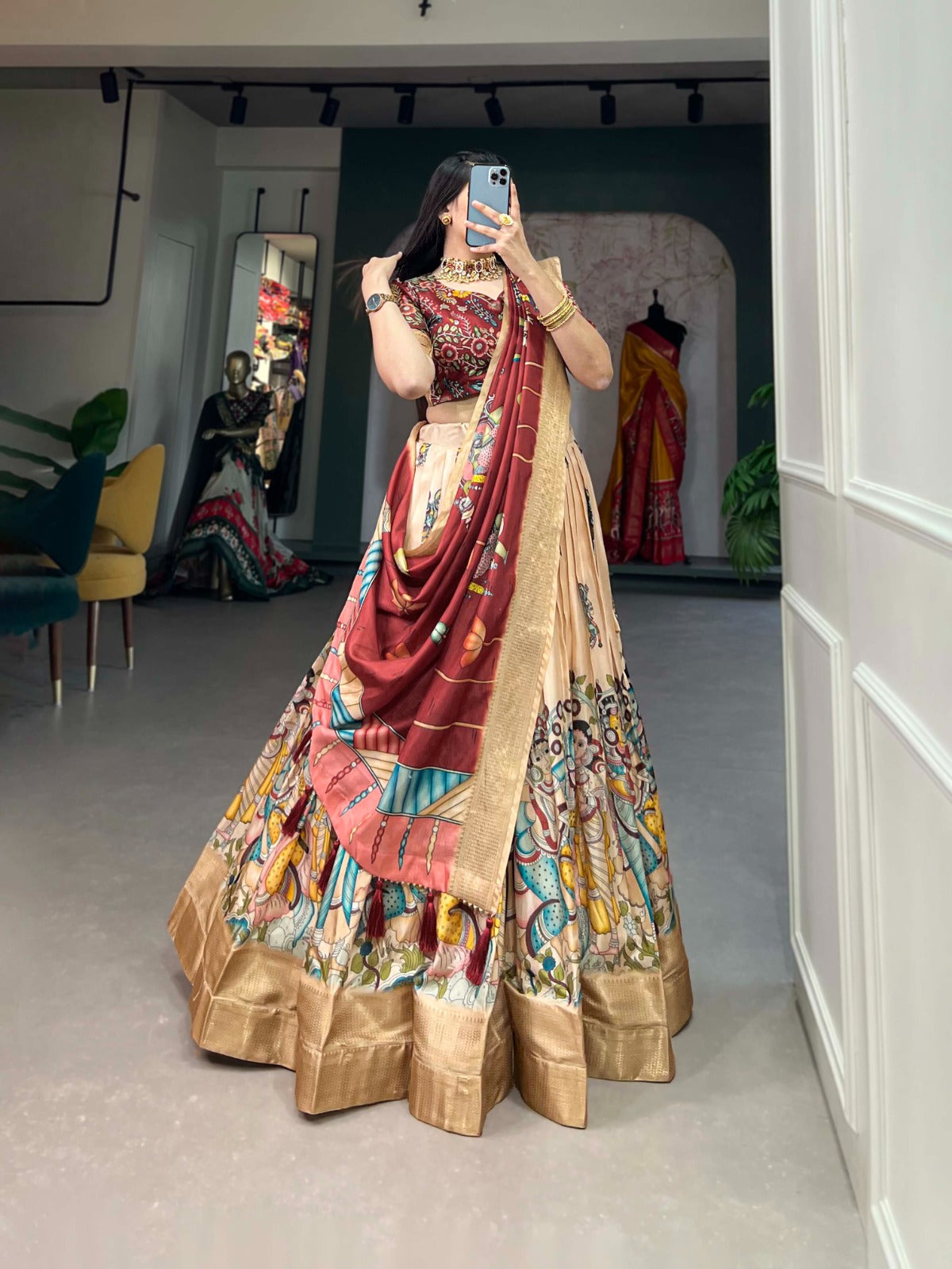 CLASSIC DOLA SILK LEHENGA