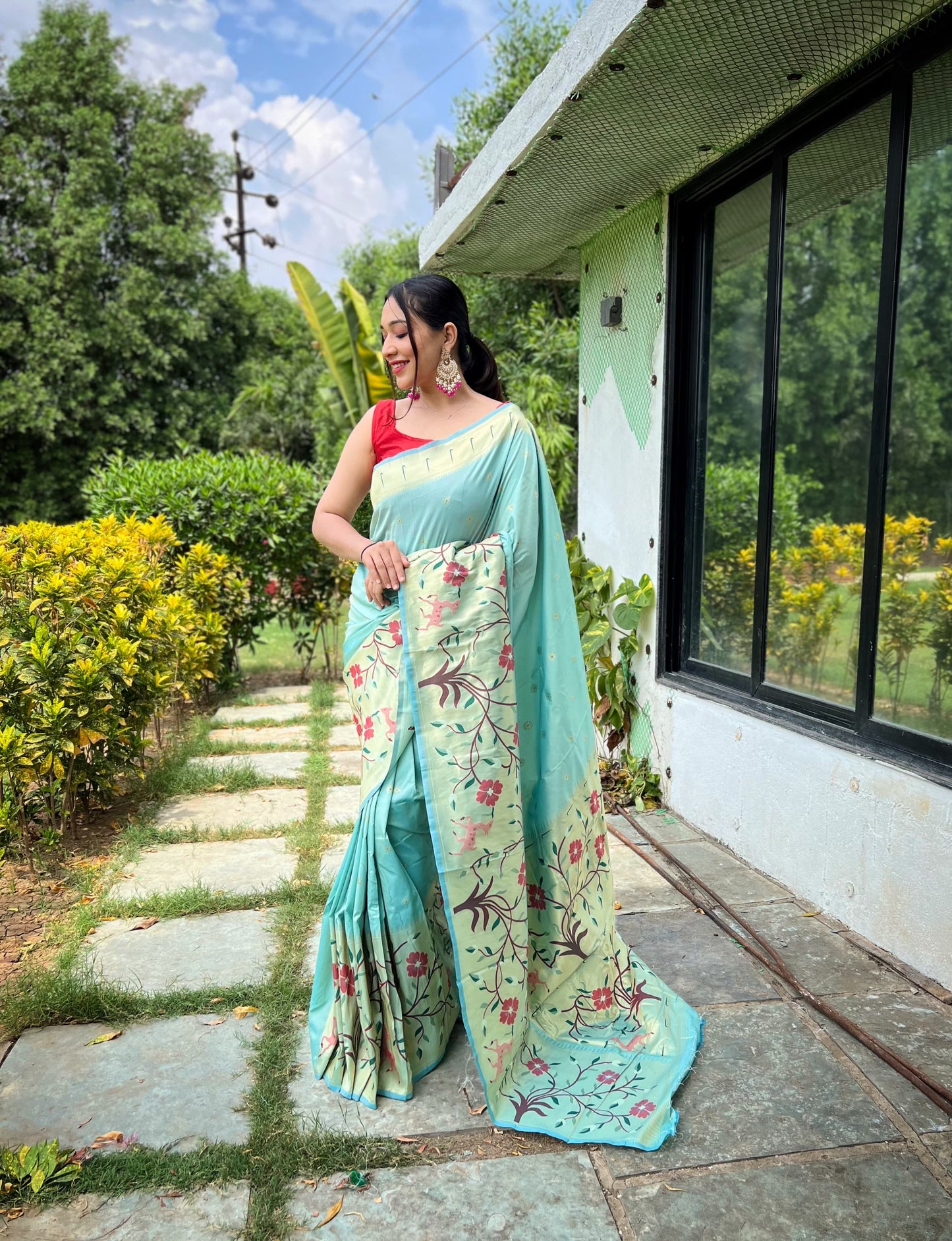 DARK GREEN PURE PAITHANI SILK WITH UNIQUEMOTIF PATTERNS SAREE