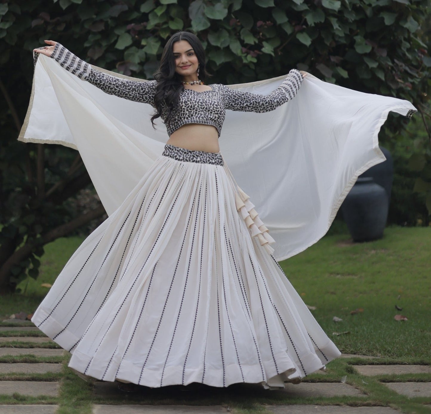 SHIMMERING BEAUTY LEHENGA