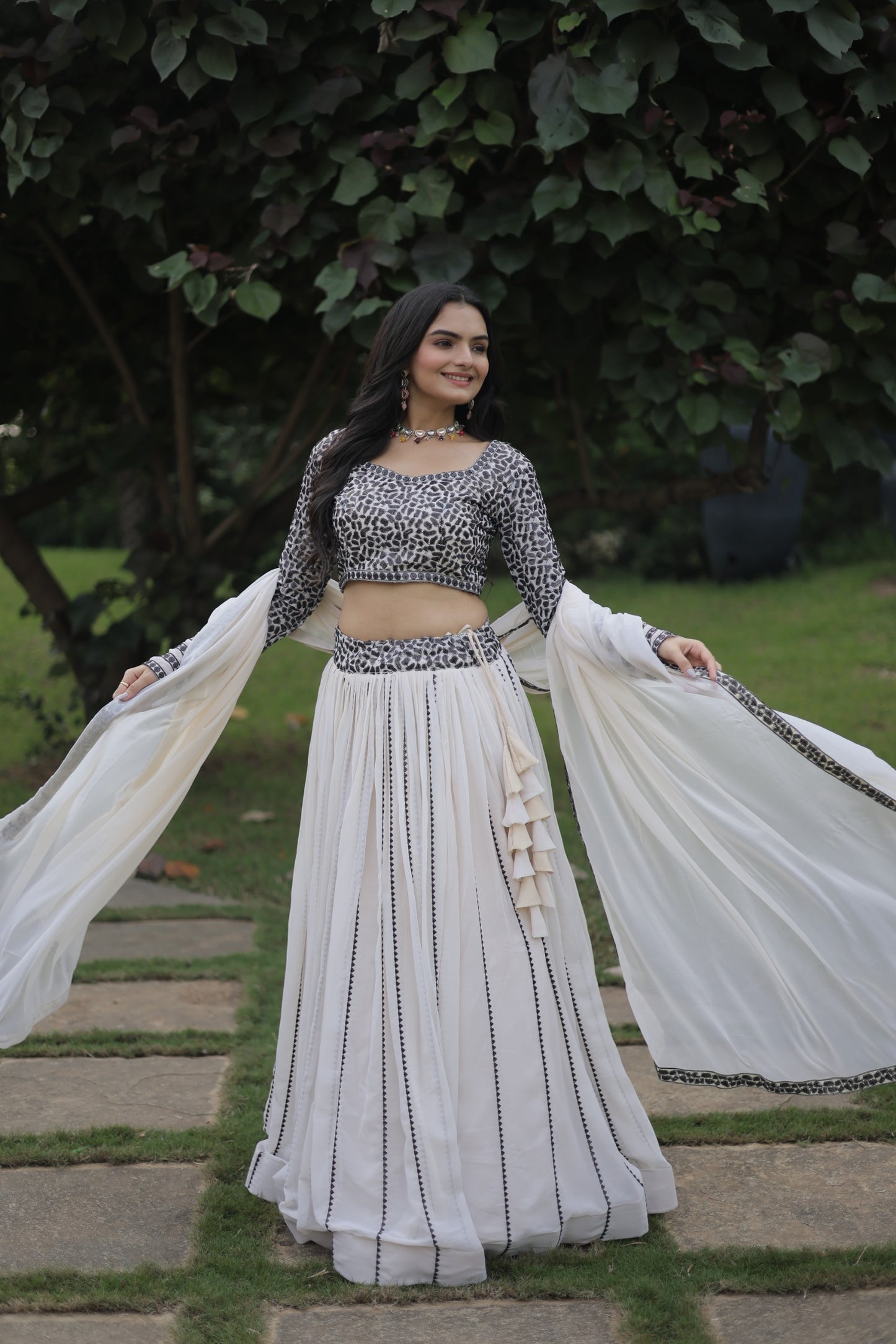 SHIMMERING BEAUTY LEHENGA