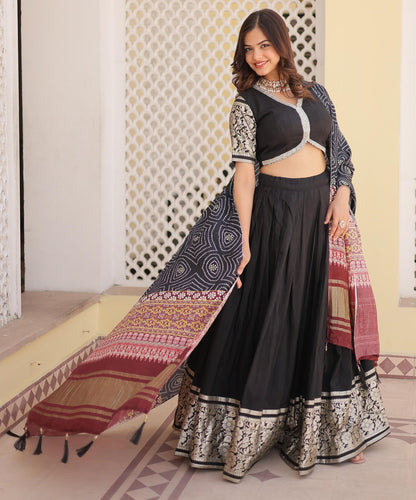 BLACK VISCOSE LEHENGA