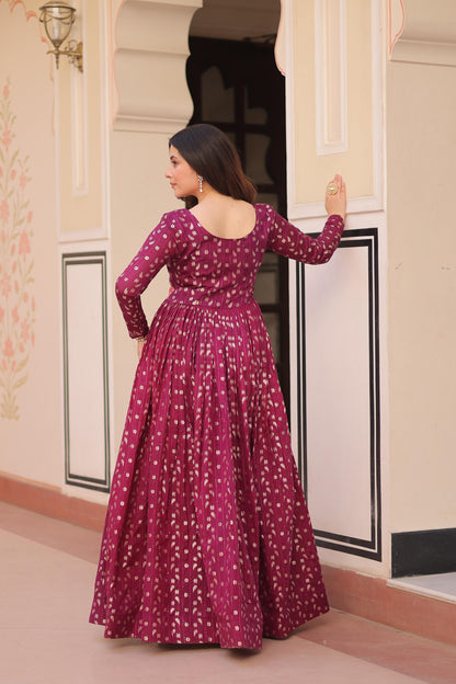 Position Print Choli with jacquard work Gown