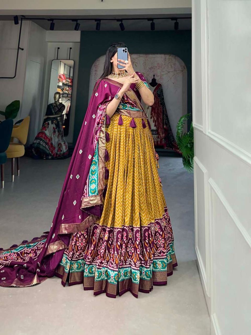 PATOLA LEHENGA