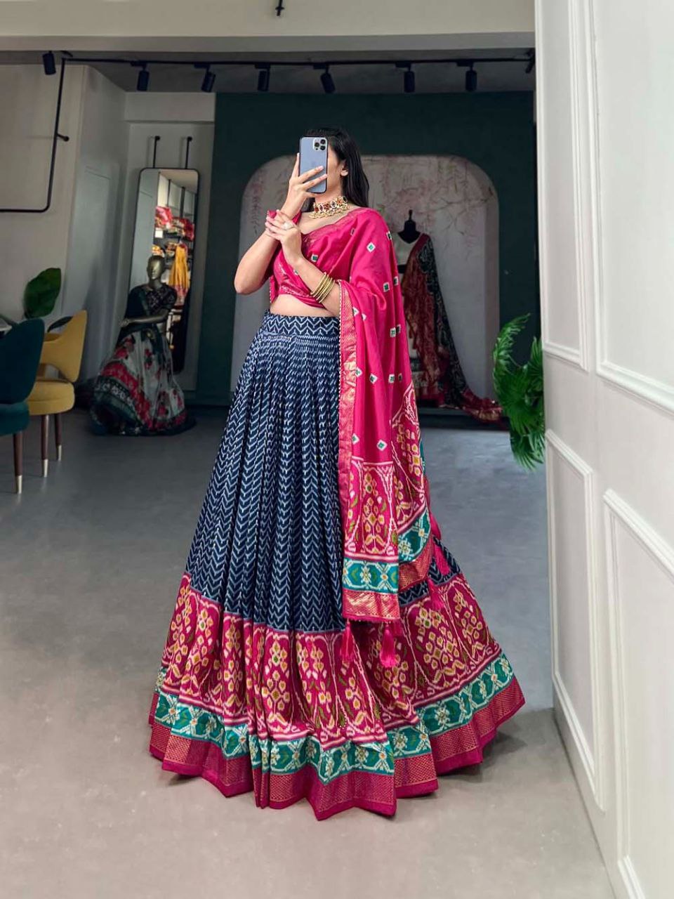 PATOLA LEHENGA