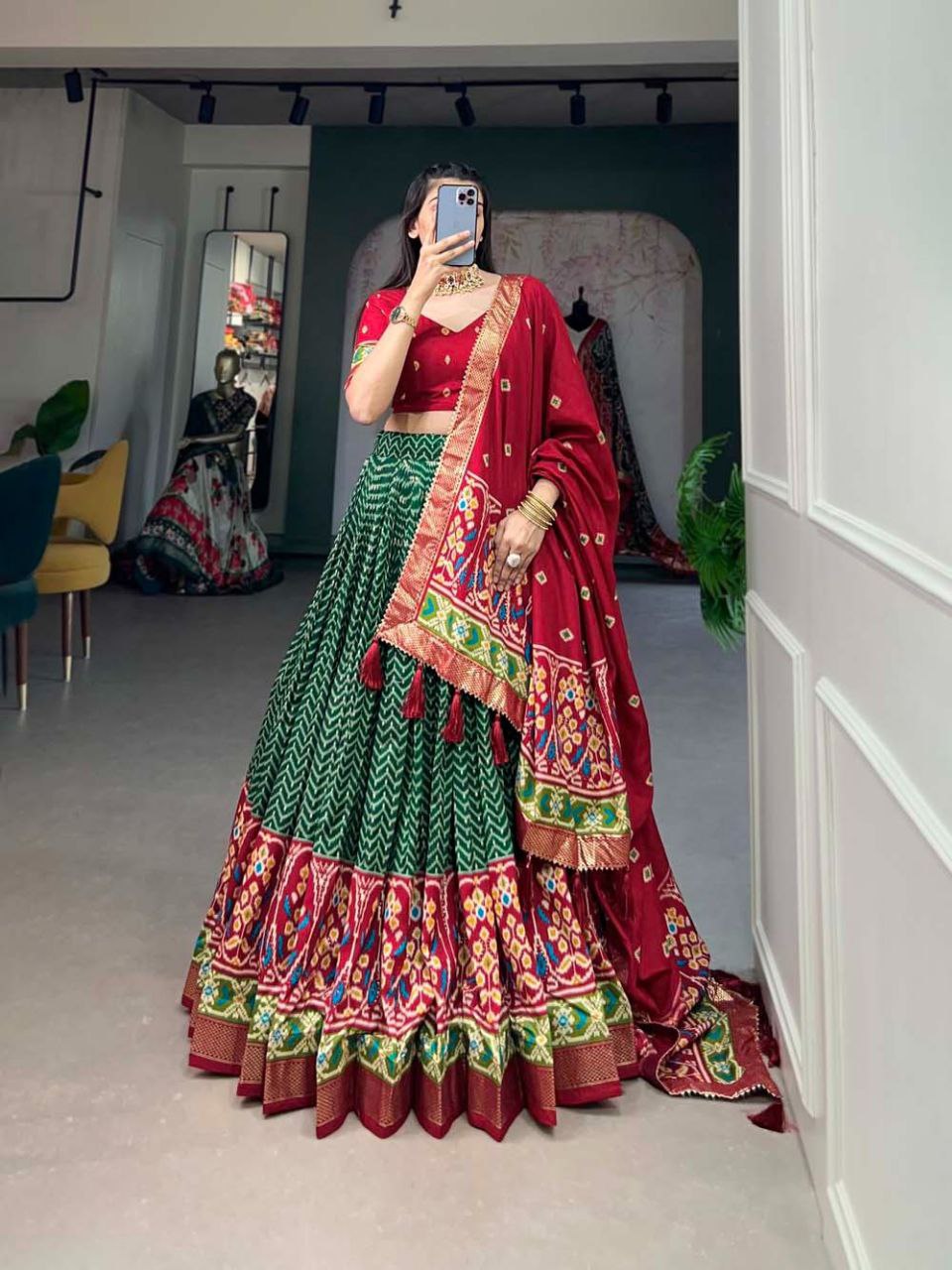 PATOLA LEHENGA